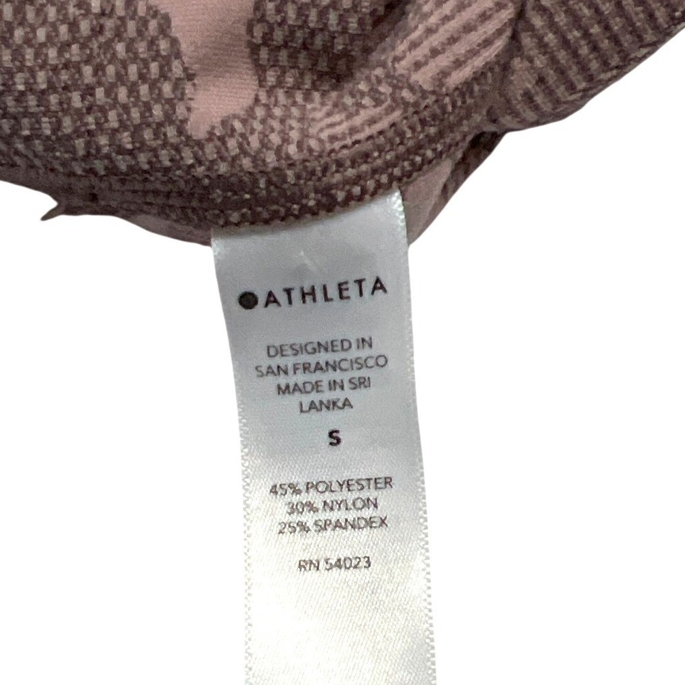Athleta Ultimate Stash Pocket Capri Small Pink Mauve Camo High Rise Workout EUC - Picture 8 of 8